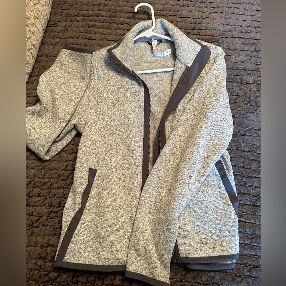 Gray LuLulemon zip up jacket, size 8